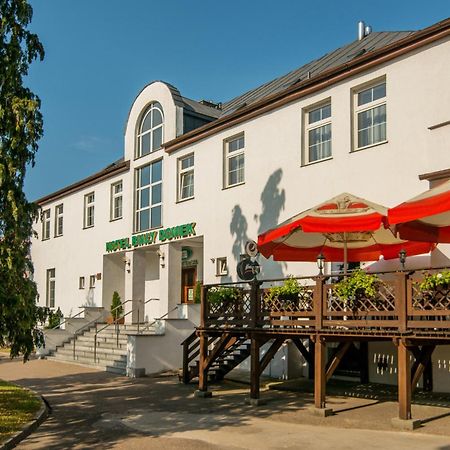 Hotel Bialy Domek Wałcz Exteriör bild